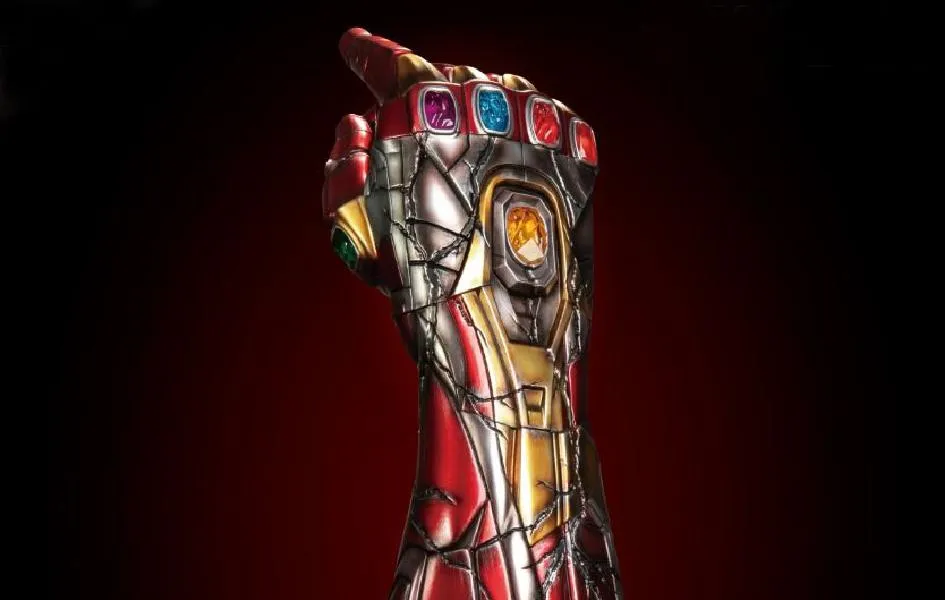 Staff Pick Avengers Endgame - Master Craft Nano Gauntlet