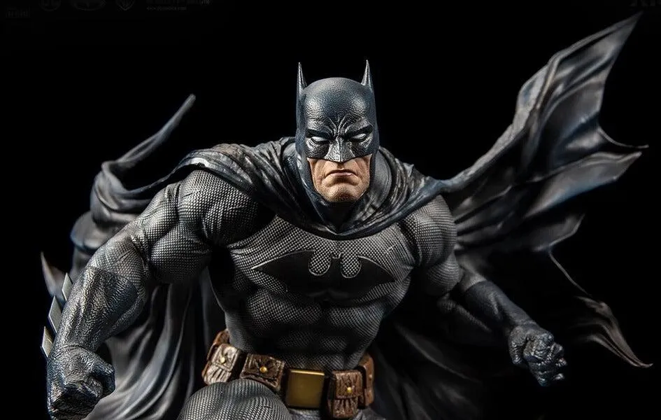 Amateur Hobby Plastic Model Batman HUSH 1/6 Scale Statue