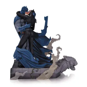 Batman Hush: Batman & Catwoman Kiss Statue by DC Comics Art Collection