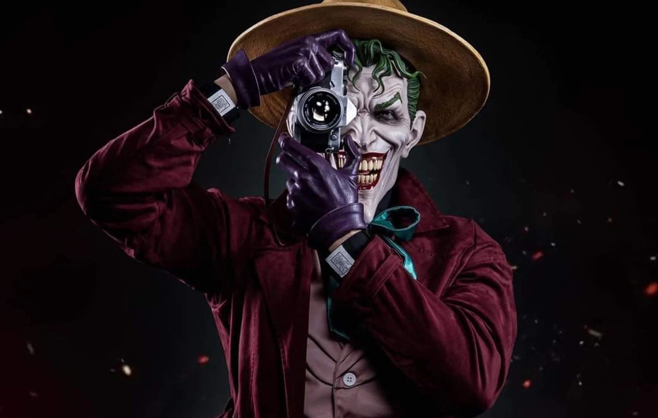Batman The Killing Joke - The Joker Life-Size Bust Premium Merchandise Miniature World