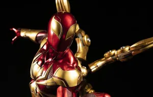 Iron Spider-Man 1/4 Scale Statue Marvel Car Model Designer Statue