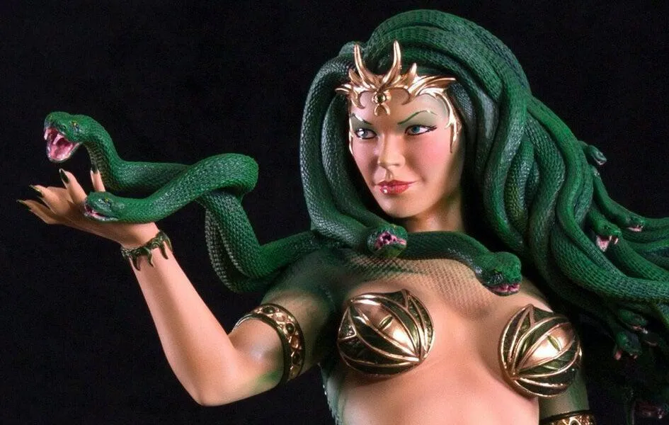 Medusa Victorious 1/4 Scale Statue ARH Studios DC Hero PVC Collection