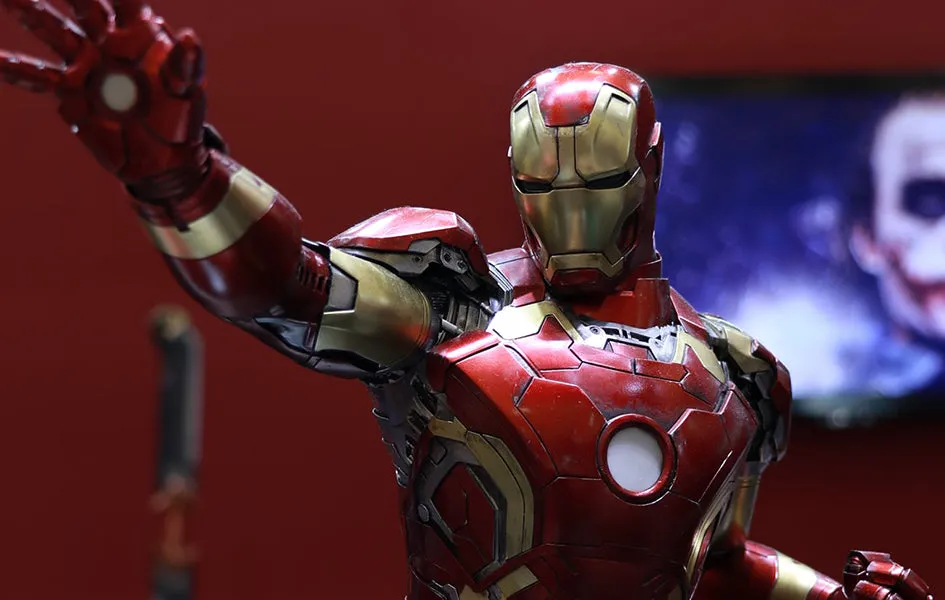 Iron Man Mark 43 1/4 Scale Statue Superhero Art Custom Arrangement