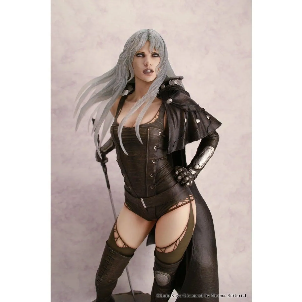Iconic Character Robot Statue Fantasy Figure Gallery: LUZ MALEFIC 1/4 Scale Statue Luis Royo