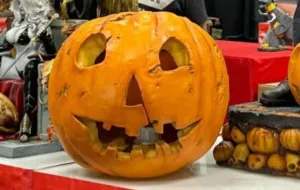 Modernist Sculpture Fan Vote Halloween - Jack-O-Lantern Life-Size Prop Replica