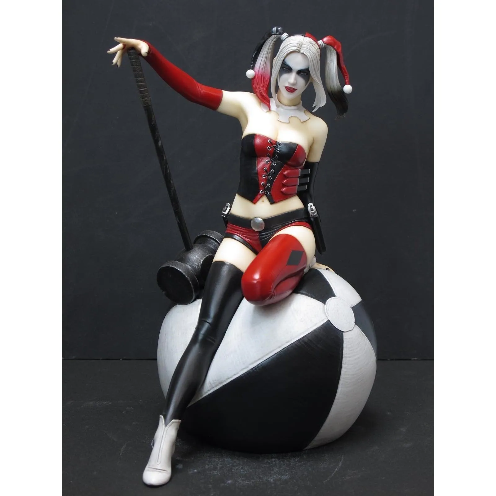 Pirate Model Fantasy Figure Gallery: HARLEY QUINN Statue (LUIS ROYO)  by Yamato