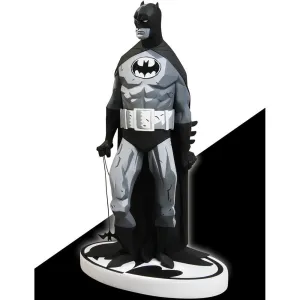 Batman Black And White Statue (Mike Mignola Variant) 2nd Edition Diorama Accent