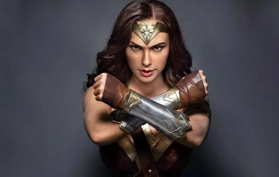 Justice League: Wonder Woman Lifesize 1:1 Bust Movie Piece Factory Direct