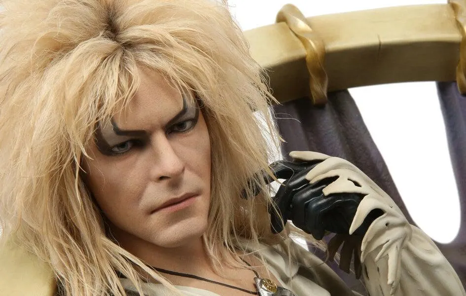 Labyrinth: Jareth 1/4 Scale Statue Man Cave Sitting Pose