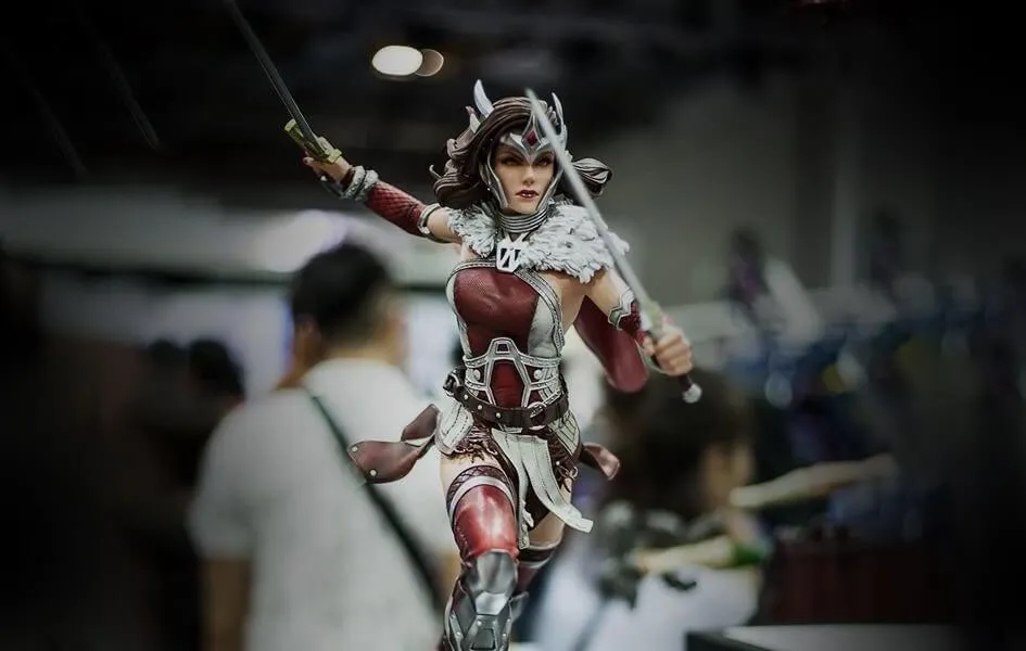 Lady Sif 1/4 Scale Statue by XM Studios Ceiling Hung Gift Bundle