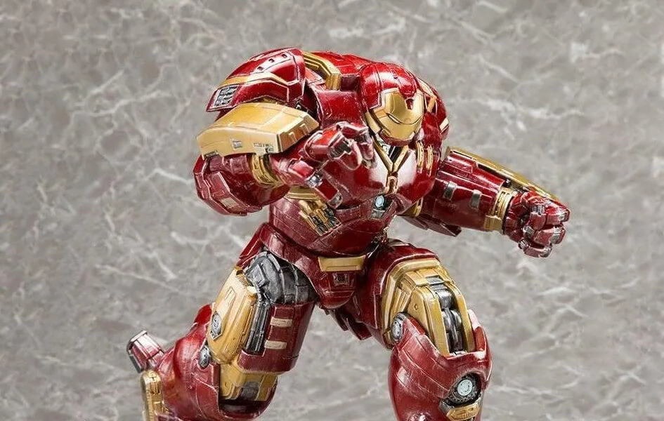 Plastic Model Display Shelf Avengers: Age Of Ultron HULKBUSTER Iron Man ARTFX  STATUE by Kotobukiya