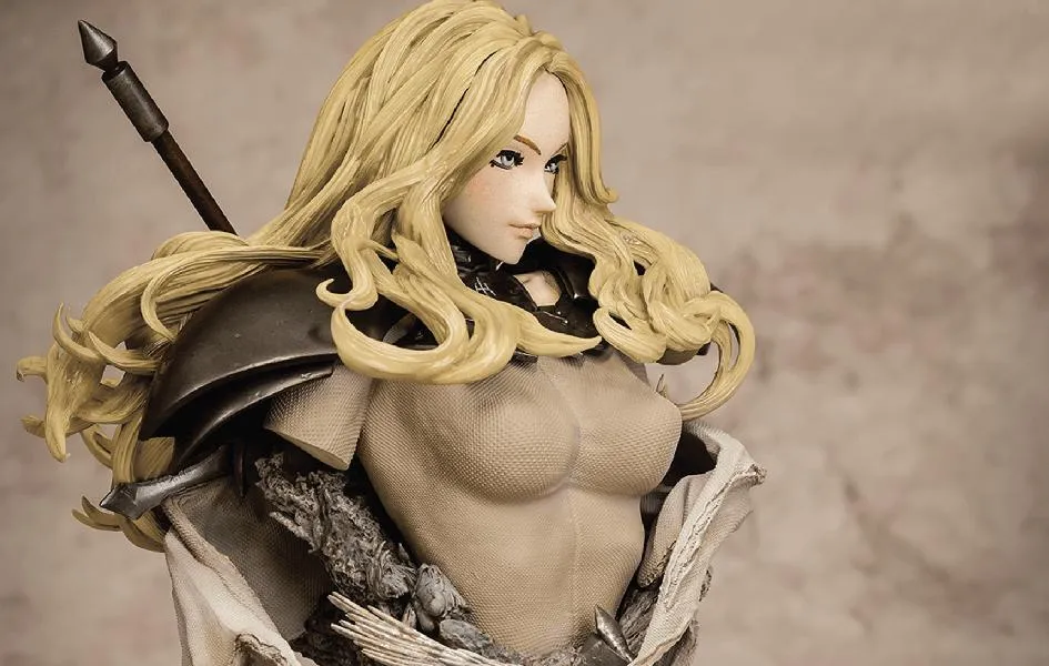Claymore: Teresa 1/4 Scale Elite Series Bust Totem Animal Miniature Showcase