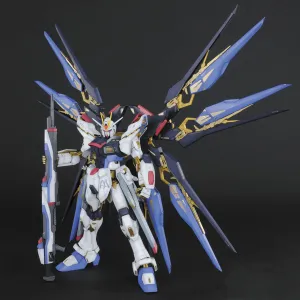 Posable Replica Bandai Hobby PG 1:60 STRIKE FREEDOM GUNDAM