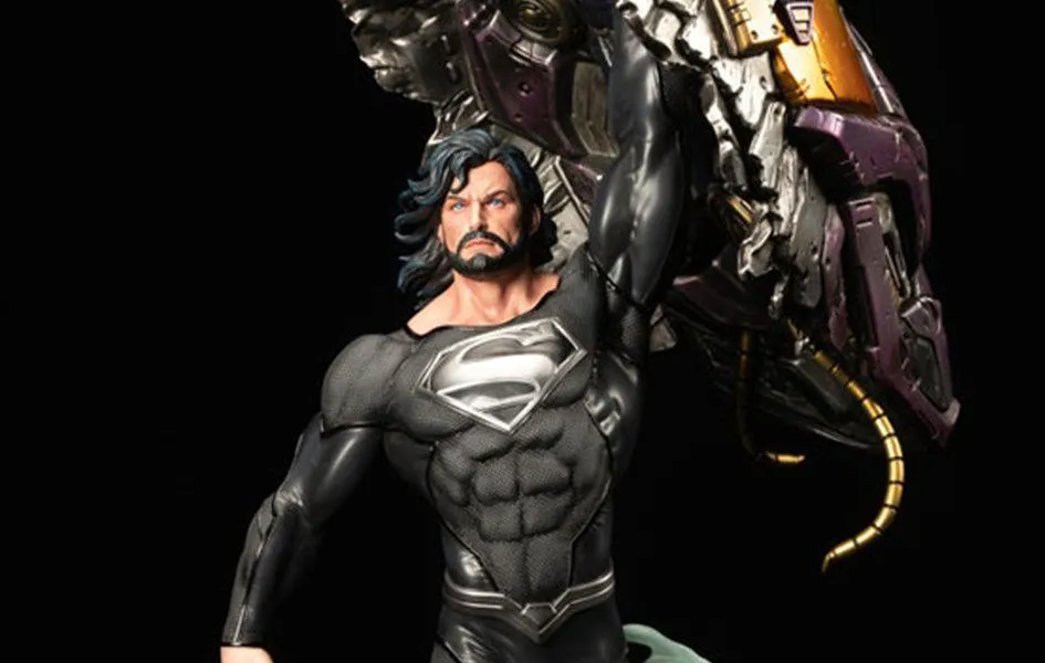 Recovery Suit Superman 1/6 Scale Statue Limited Collectible Window Sill