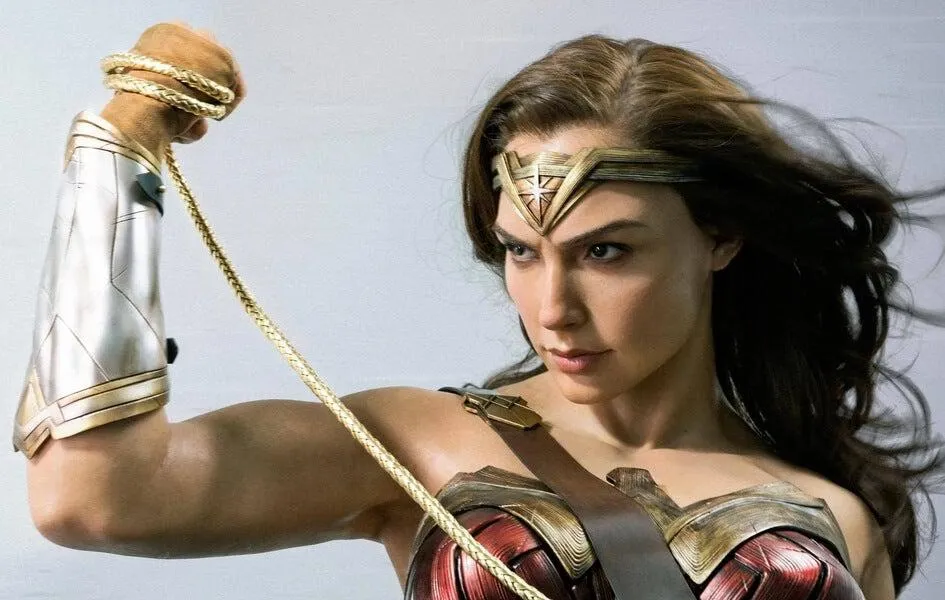 Justice League: Wonder Woman Lifesize 1:1 Bust Limited Article Constant Companion