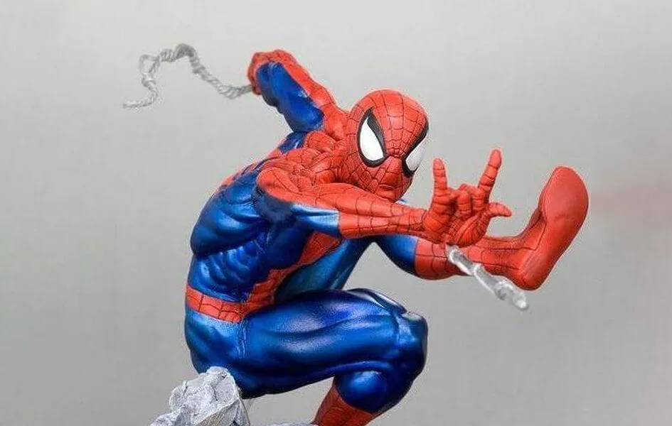Gift Guide Traditional Craft Spider-Man Unleashed Fine Art Statue
