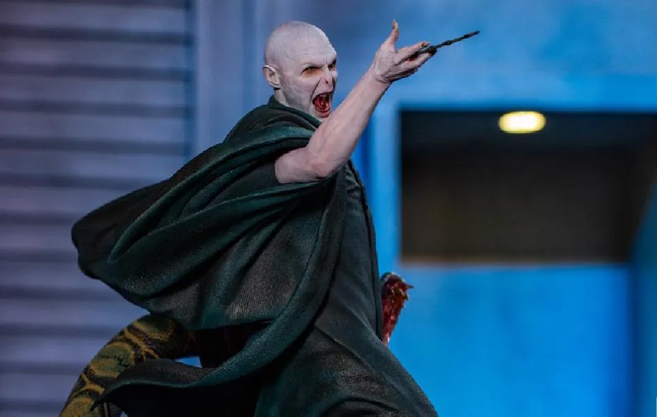 Voldemort and Nagini - Harry Potter - Legacy Replica 1/4 Movie Model Anime Series