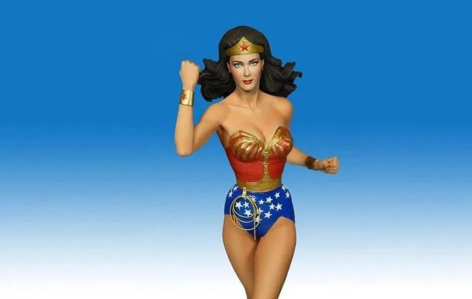 Wonder Woman Lynda Carter Maquette Statue by Tweeterhead Toy Line Everyday Use